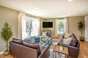 Your Perfect Blend of Views, Hot Tub, and Fun! home